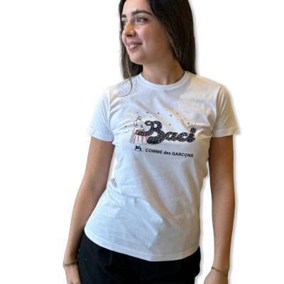 T-shirt donna bianca con stampa Baci e Abbracci e strass 8010